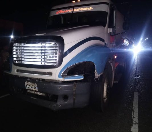 Milagroso | Gandola de Pdvsa Gas arrolló a hombre en Intercomunal Alí Primera y vive para contarlo