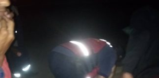 Funcionario del Cicpc y su acompañante esquivaron un hueco y se fueron al suelo con la moto