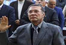 Conrado Pérez pasa de suplente a principal en el CNE