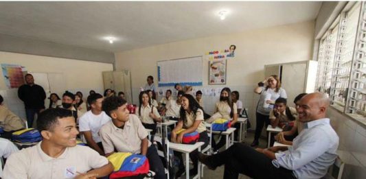 Esto advierte el Ministro de Educación