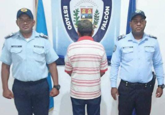 Tenía arresto domiciliario y andaba por las calles