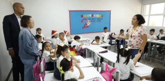 Con el uso excesivo de celulares “la educación es más difícil”