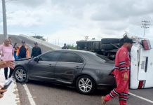 Colisión de vehículos dejó una dama lesionada en el elevado del Calles Sierra