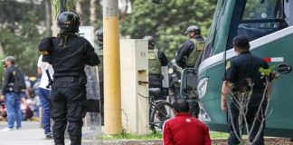 Dos venezolanos detenidos por herir a un policía