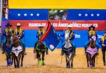 Falcón gana medalla de bronce en la disciplina de coleo por equipo