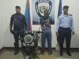 Efectivos policiales aprehenden a motorizado por resistencia y ultraje a la autoridad