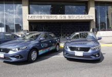 Ministerio de Educación entrega vehículos para fortalecer trabajo educativo
