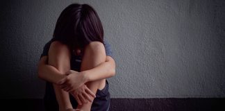 Abusada sexualmente una niña por tres tíos y un vecino