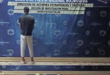 Amenazó con un cuchillo al hijo de su vecina en Los Rosales