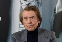 Cantante español Raphael sufre un ACV