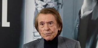 Cantante español Raphael sufre un ACV