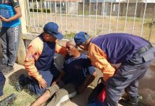 Pareja de motorizados chocó con una pared en Coro