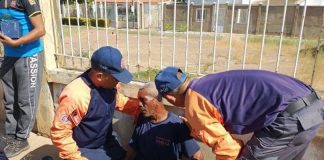 Pareja de motorizados chocó con una pared en Coro