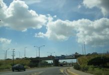 Ellos deslizaron en el distribuidor Bolívar de Punto Fijo