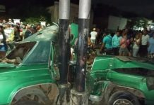 Dos fallecidos en choque con objeto fijo