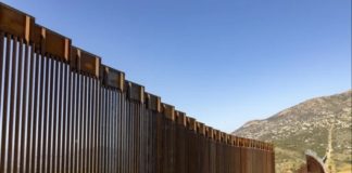 Trump se compromete a continuar la construcción del muro fronterizo