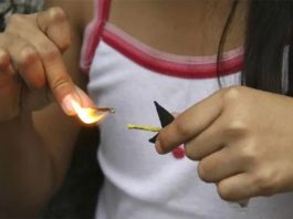 Niño perdió dos dedos con fuegos artificiales