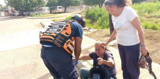 Pareja de motorizados deslizó en la urbanización Independencia de Coro