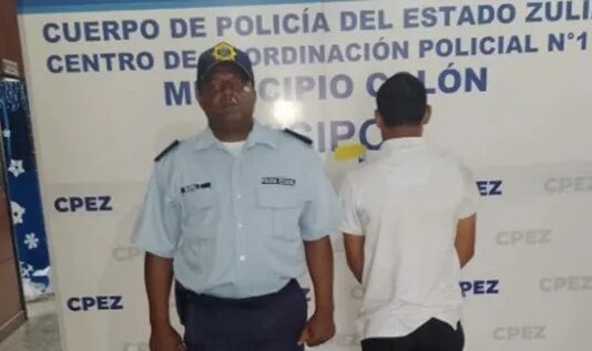 Este hombre abusaba de su hijastra de siete años