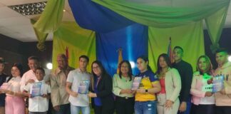 Condecorados atletas en Los Taques