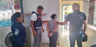 Grave niño que fue golpeado por sus abuelos