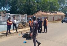 Jovenes pasaron susto en colisión de motos