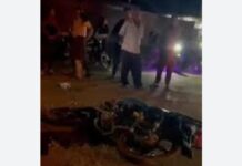 Los sorprendió un perro y dieron vueltas en la moto