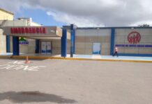 Motorizada chocó con vehículo estacionado