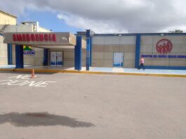 Motorizada chocó con vehículo estacionado