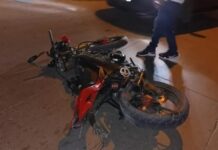 Motorizado chocó con un chivo y deslizó