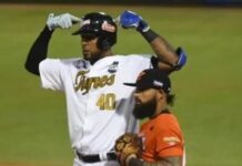 Tigres se mantiene con vida