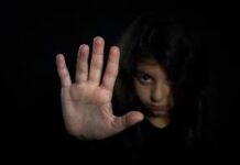 Adolescente de 13 años abusó de cuatro estudiantes dentro de una escuela