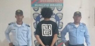 Agredió verbal y físicamente a una mujer en la vía pública