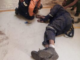 Perdió el equilibrio y se cayó de un techo