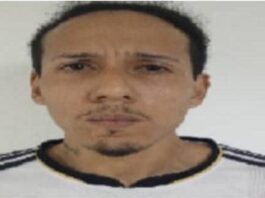 Hombre golpea a su madre