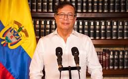 Petro: No habían criminales en los migrantes deportados