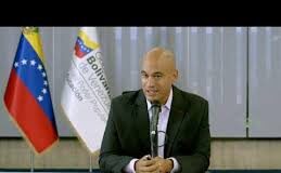 Ministerio de Educación aprueba becas para educadores