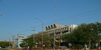 Odontologa sufre lesiones en choque de vehículos en Punto Fijo