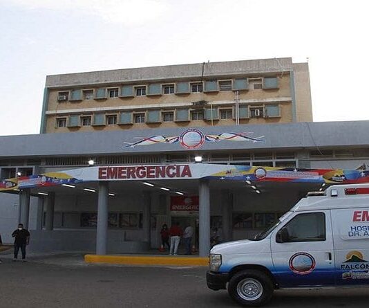 Hombre se cayó de una pared de dos metros de altura en Coro