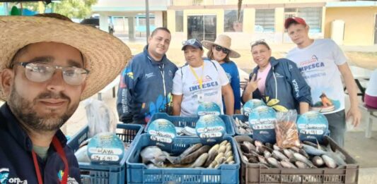 Venezuela come+ Pescado llegó a urbanización Jorge Hernández