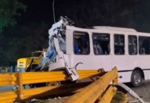 Un fallecido y nueve lesionados tras choque de una encava