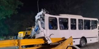 Un fallecido y nueve lesionados tras choque de una encava