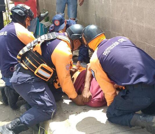 Caletero cayó de la plataforma de un camión y esto le sucedió