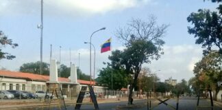 Lesionado mototaxista al colisionar con un camión volteo en Coro