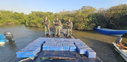 Incautan 300 panelas de cocaína