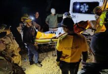 Rescatan a mujer lesionada en el Cerro Santa Ana