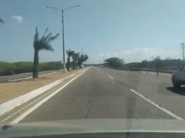 Se le estalló un caucho a la moto y deslizaron en la Intercomunal Alí Primera