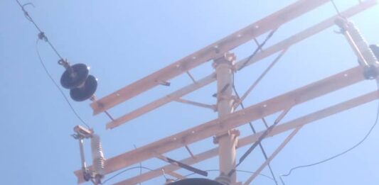 Veinte familias llevan ocho días sin energía eléctrica en Punto Fijo