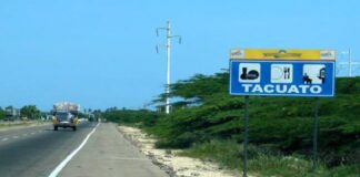 Vuelco de camioneta dejó dos lesionados en Tacuato