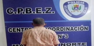 Agredió a puños a una mujer